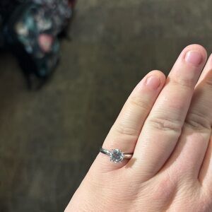 Elegant Silver Ring with Clear Gemstone